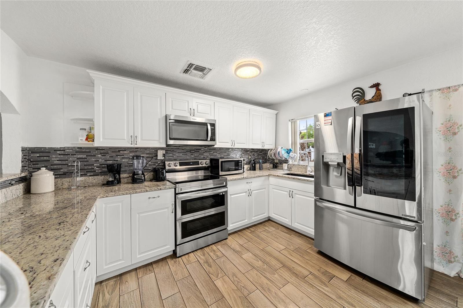 Image 15 of 31 For 7807 Pine Hawk Lane