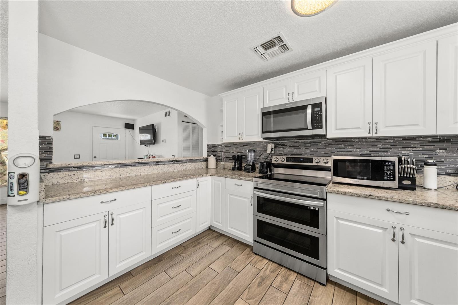 Image 16 of 31 For 7807 Pine Hawk Lane