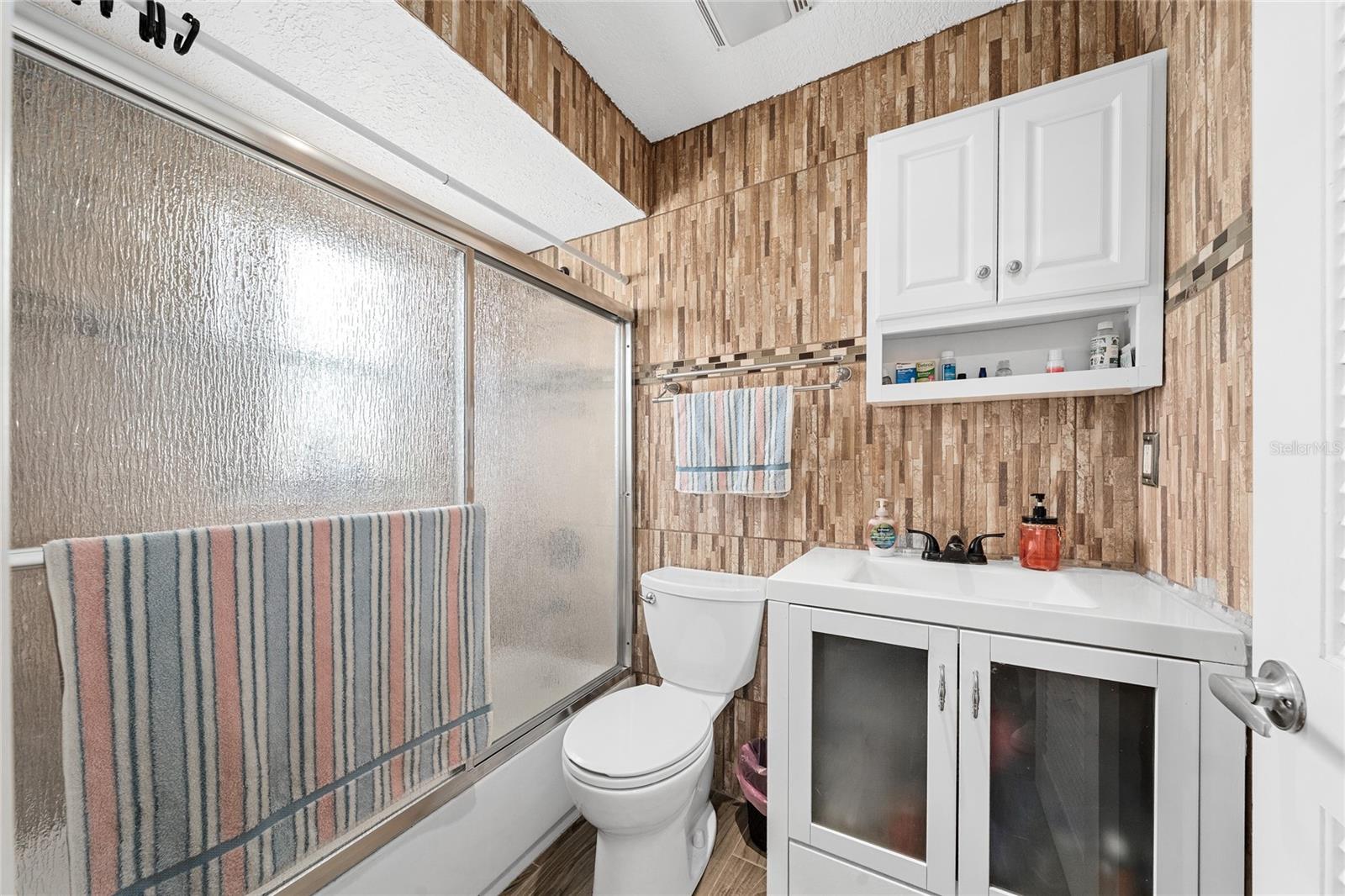 Image 21 of 31 For 7807 Pine Hawk Lane