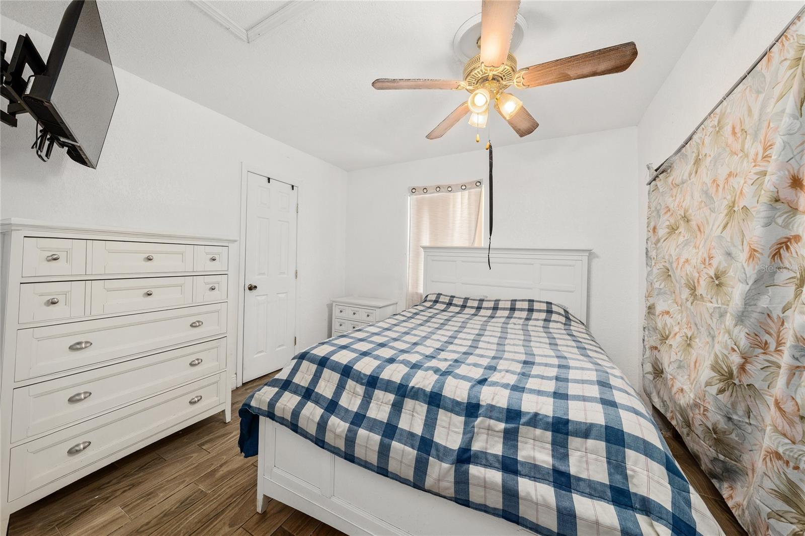 Image 22 of 31 For 7807 Pine Hawk Lane