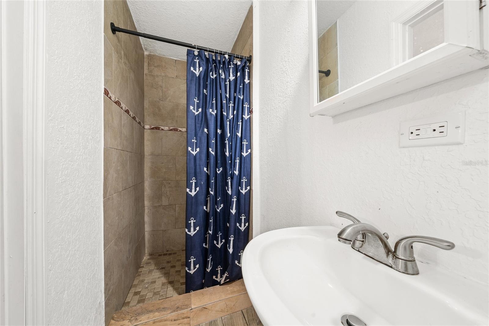 Image 25 of 31 For 7807 Pine Hawk Lane