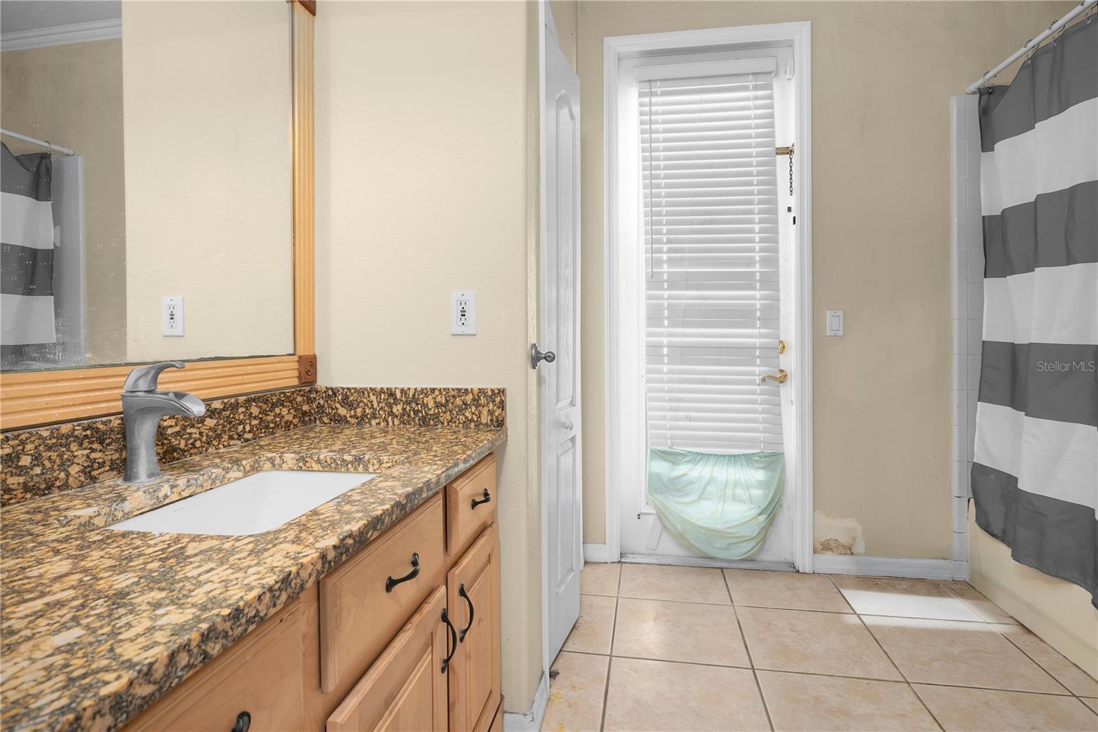 Image 21 of 33 For 4915 Lazy Oaks Way