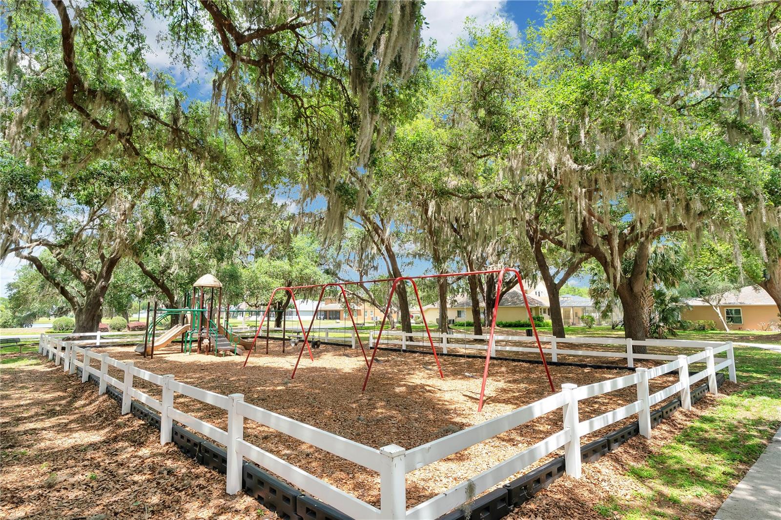 Image 32 of 33 For 4915 Lazy Oaks Way