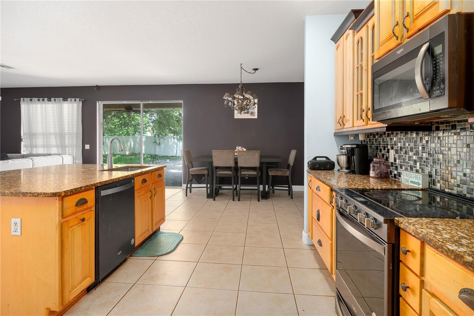 Image 4 of 33 For 4915 Lazy Oaks Way