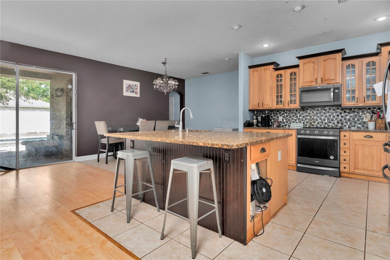 Image 7 of 33 For 4915 Lazy Oaks Way