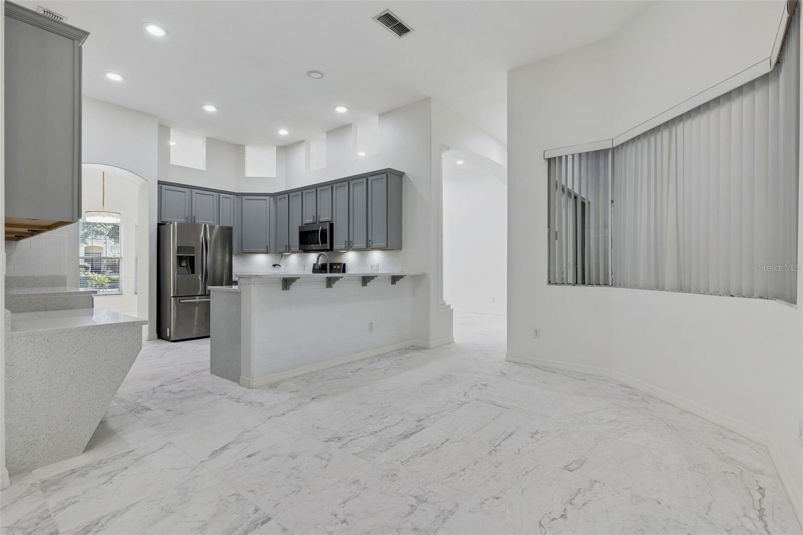 Listing photo id 8 for 571 Masalo Place