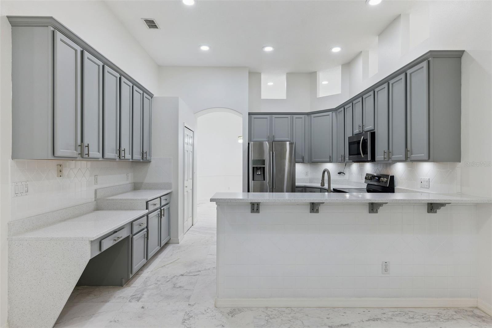 Listing photo id 9 for 571 Masalo Place