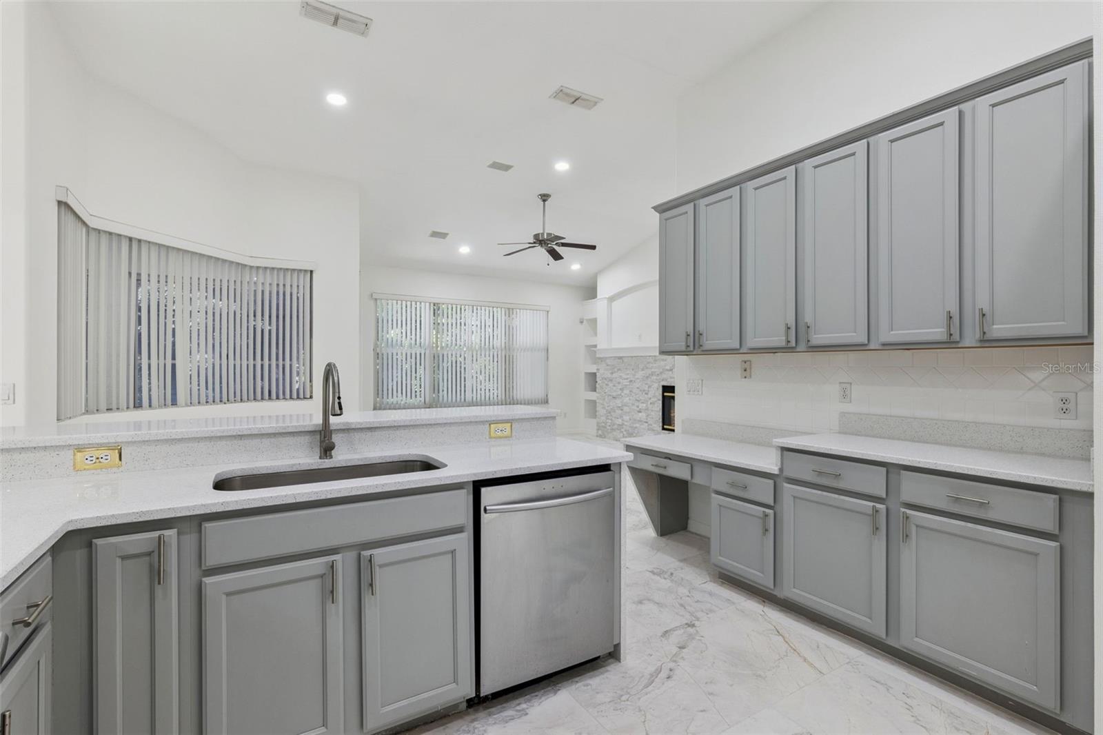 Listing photo id 10 for 571 Masalo Place