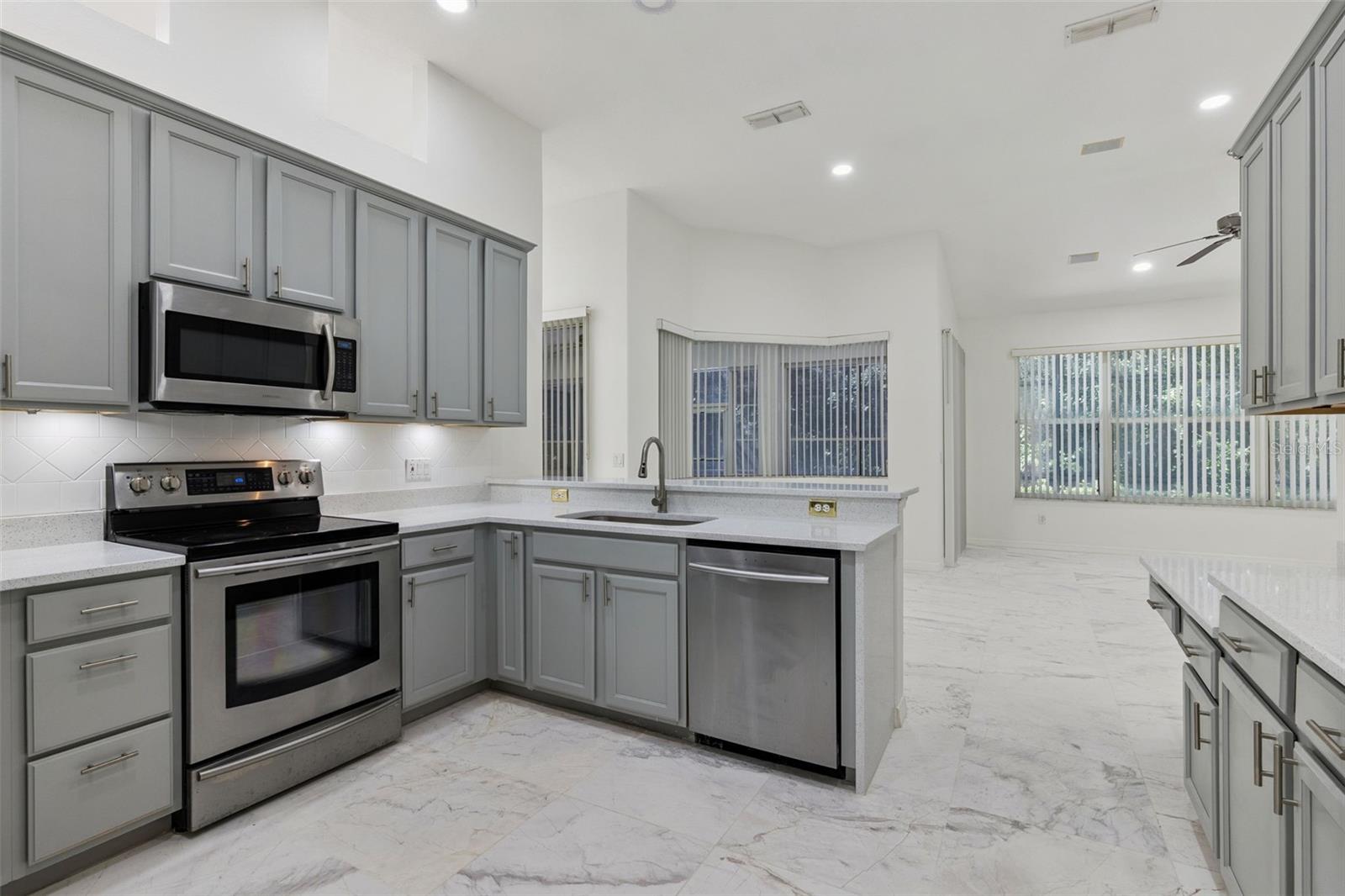 Listing photo id 12 for 571 Masalo Place