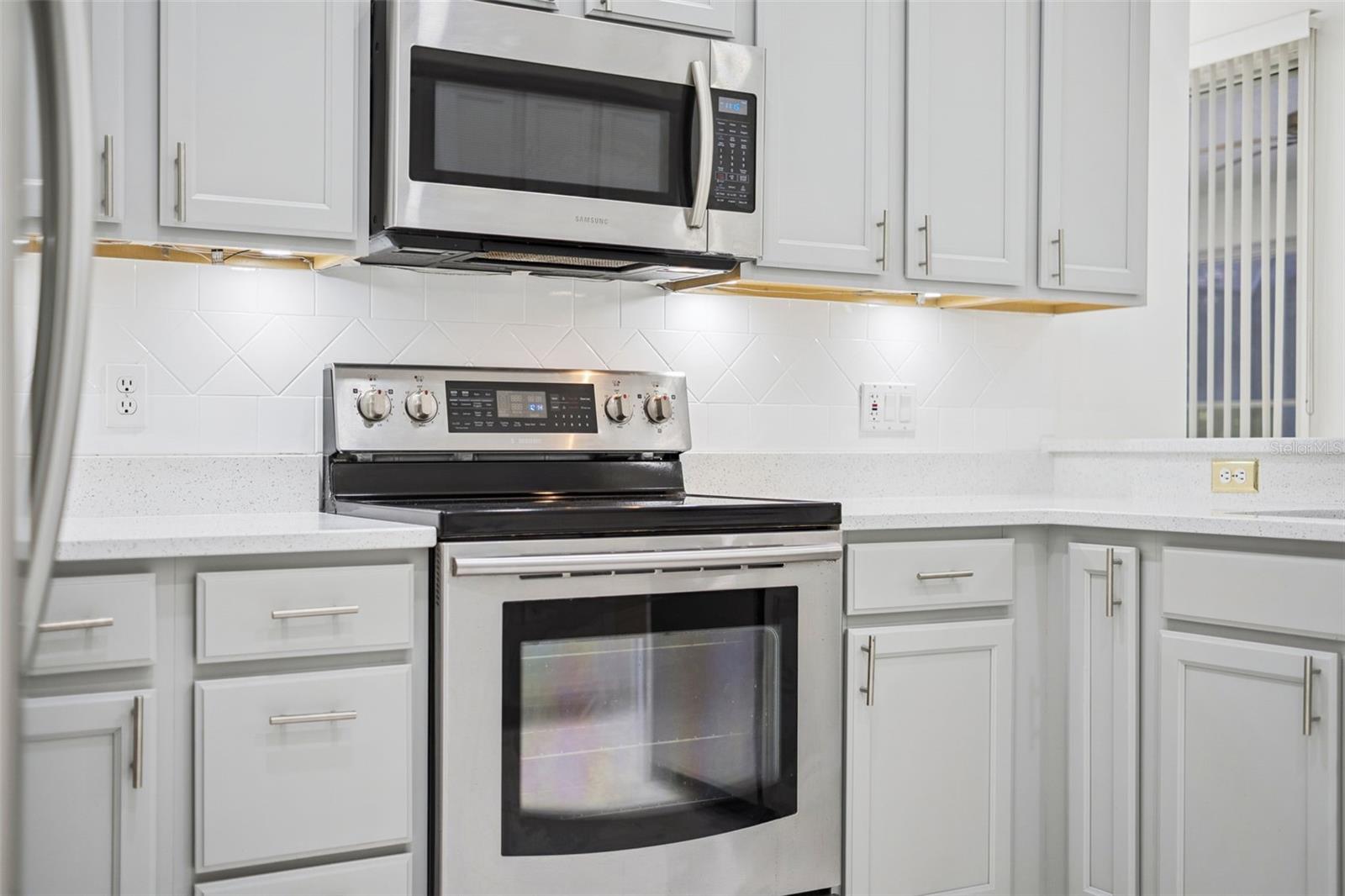 Listing photo id 13 for 571 Masalo Place