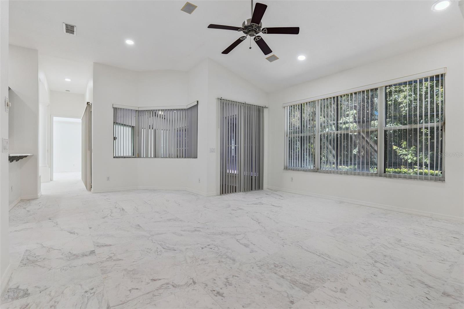 Listing photo id 14 for 571 Masalo Place
