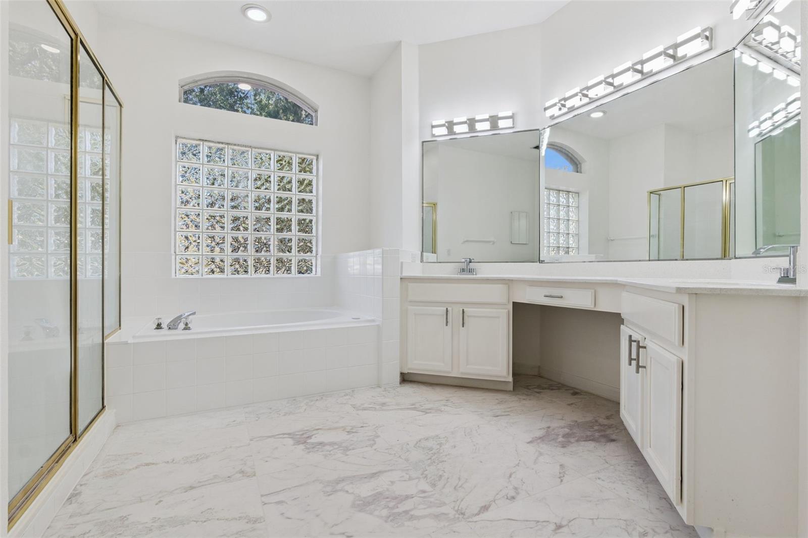 Listing photo id 20 for 571 Masalo Place