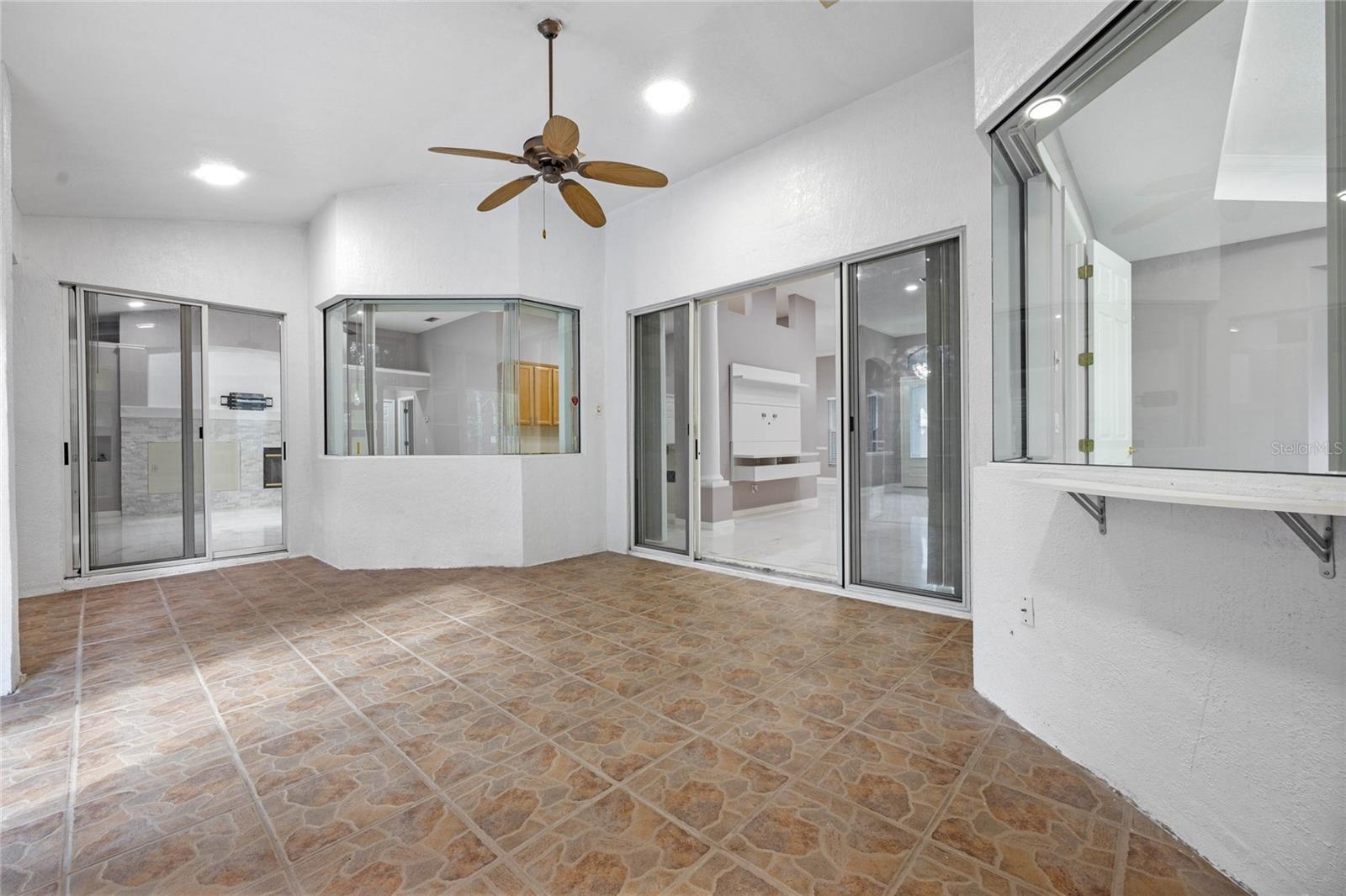 Listing photo id 25 for 571 Masalo Place