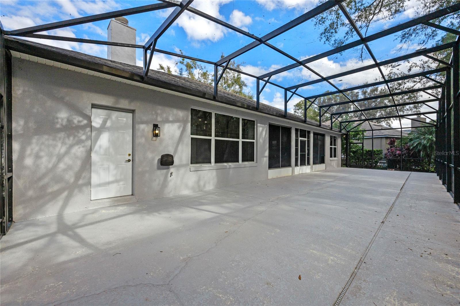 Listing photo id 30 for 571 Masalo Place