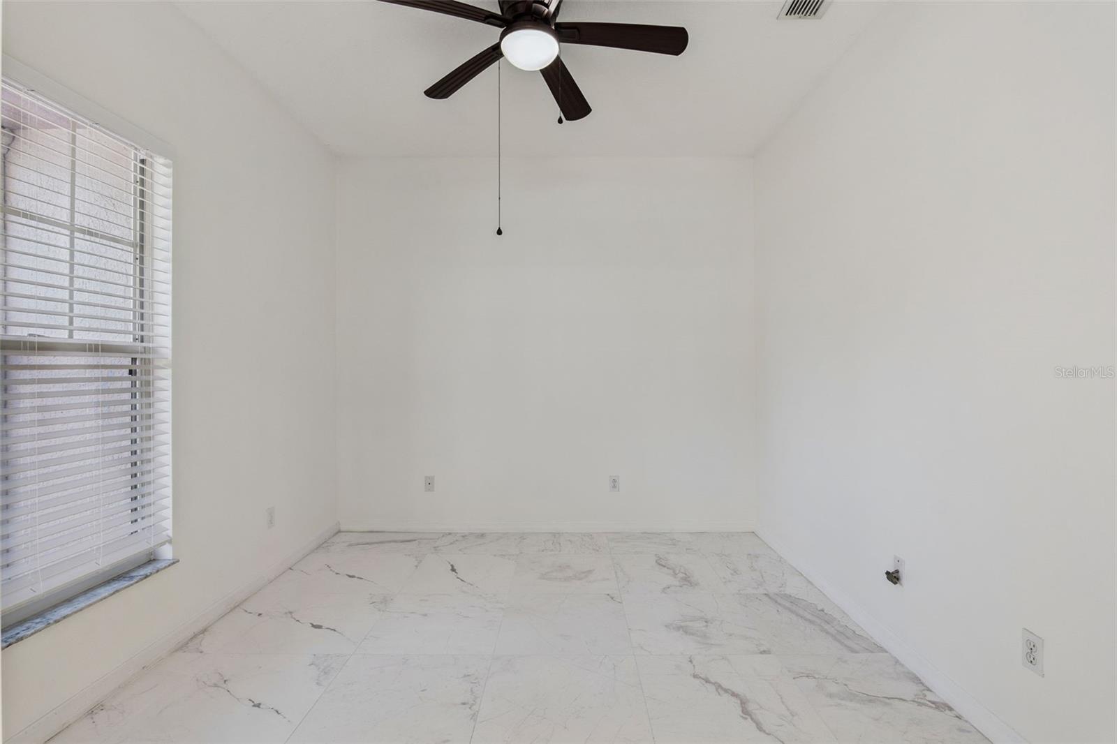 Listing photo id 4 for 571 Masalo Place