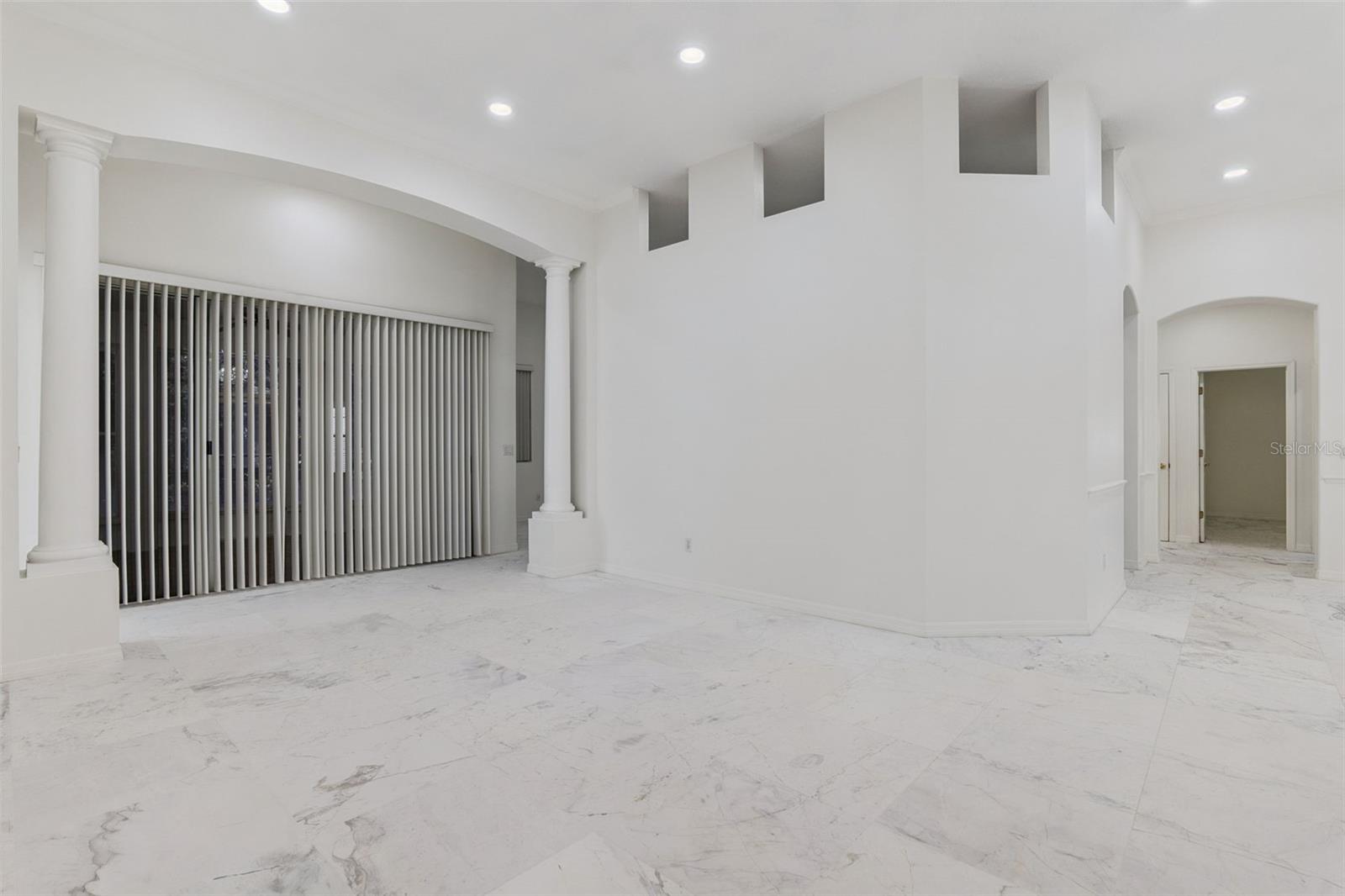 Listing photo id 7 for 571 Masalo Place