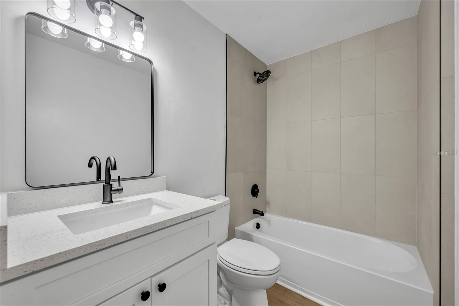 Image 18 of 33 For 292 3rd Street A And B