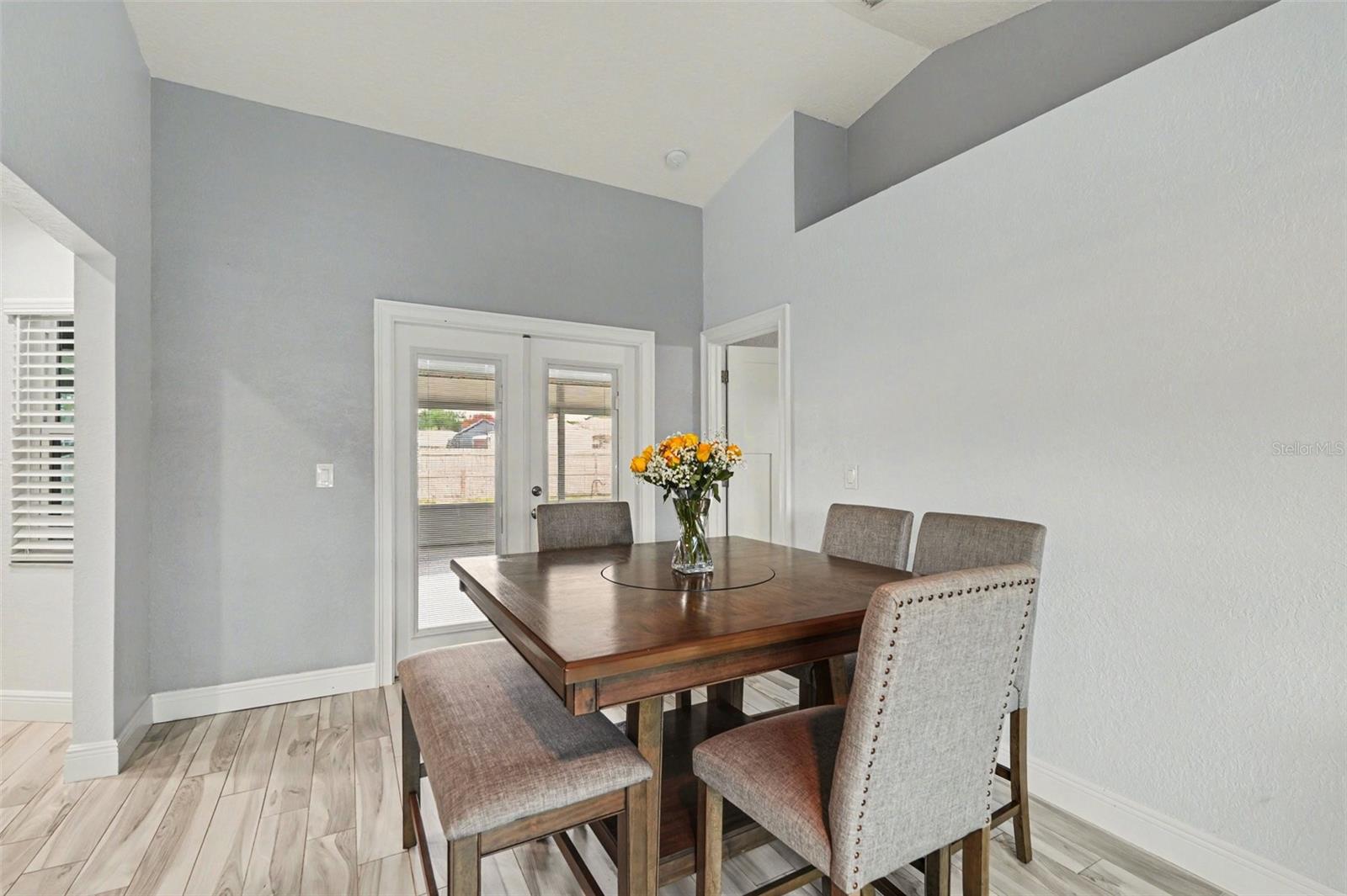 Image 6 of 26 For 5070 Curtis Boulevard