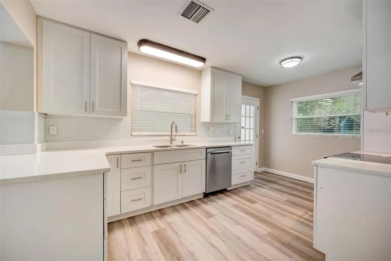 Image 16 of 20 For 4223 Pine Hill Circle