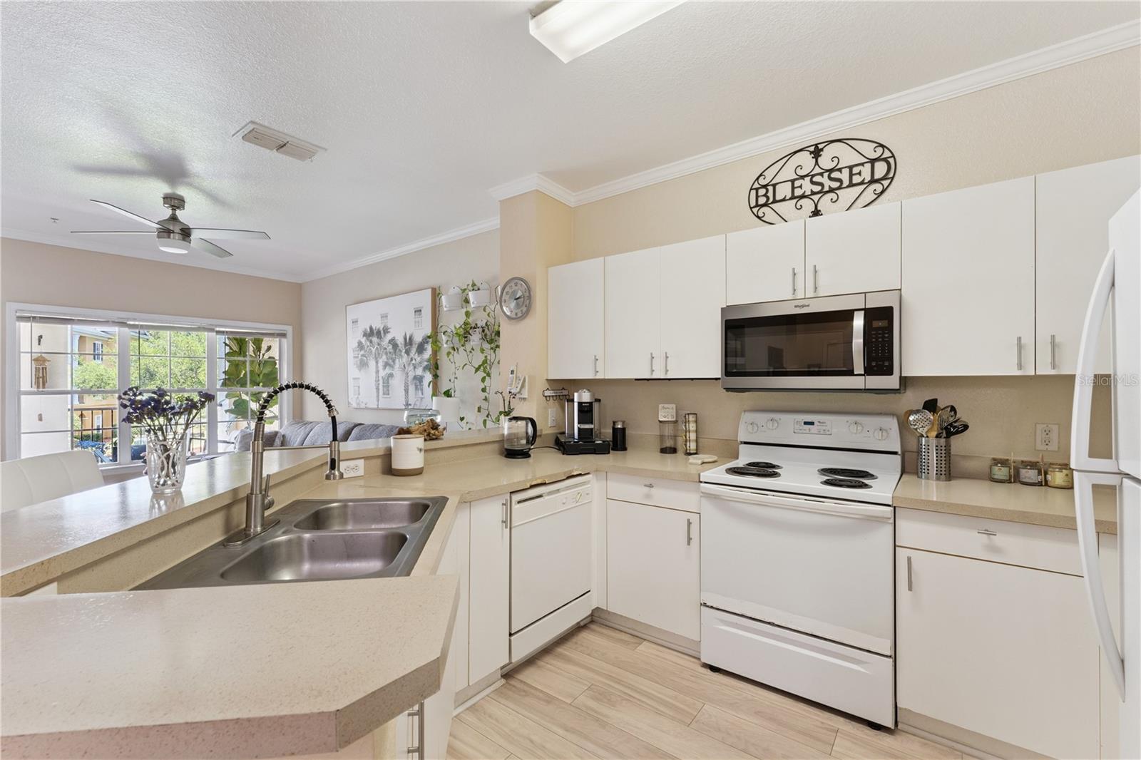 Image 10 of 31 For 3751 Conroy Road 2325