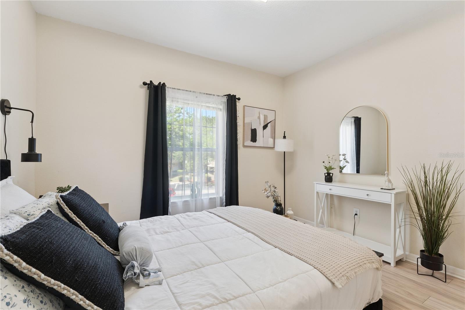 Image 16 of 31 For 3751 Conroy Road 2325