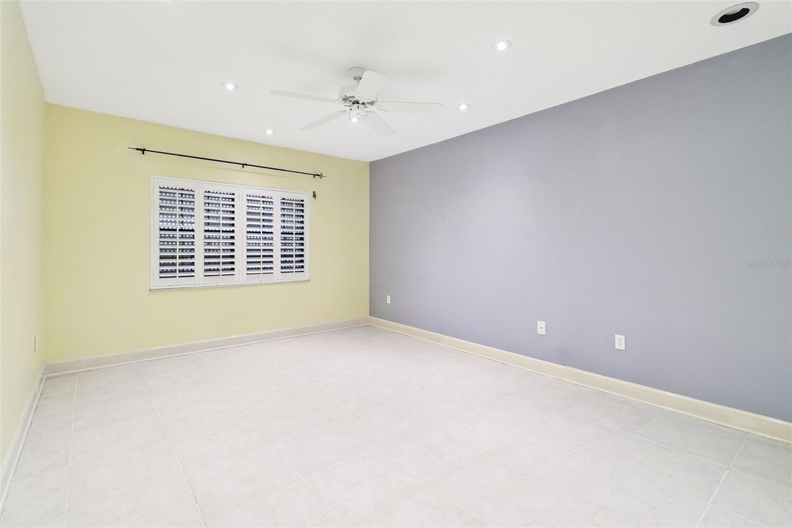 Listing photo id 9 for 115 Indian River Drive 207