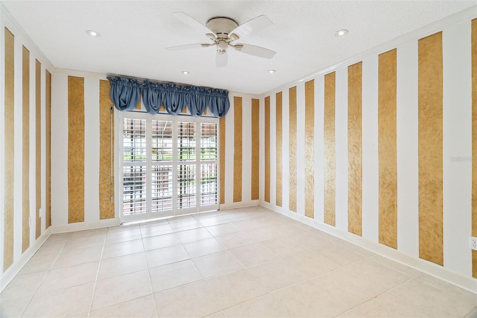 Listing photo id 10 for 115 Indian River Drive 207