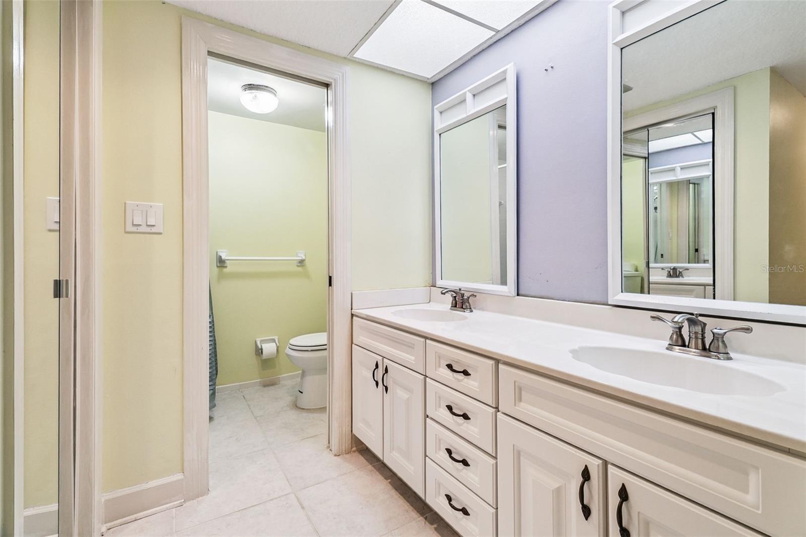 Listing photo id 12 for 115 Indian River Drive 207