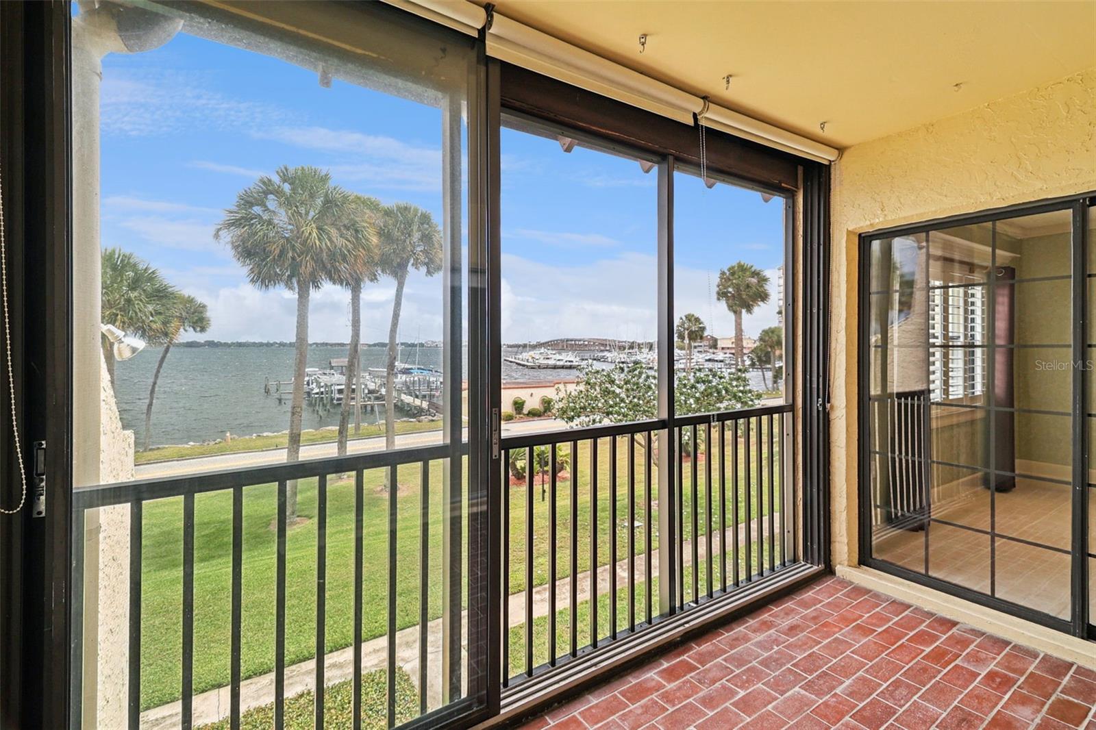 Listing photo id 15 for 115 Indian River Drive 207