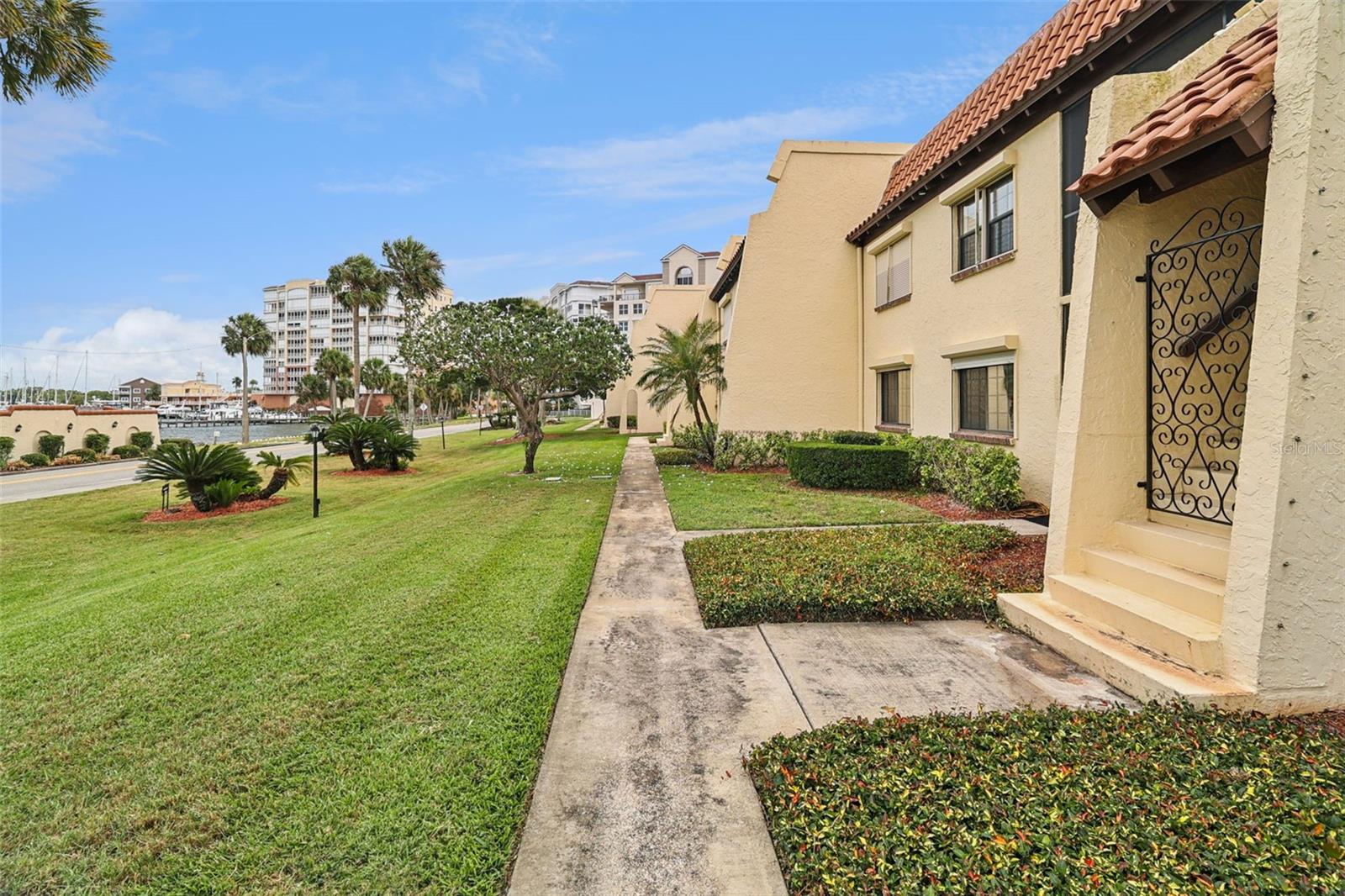 Listing photo id 16 for 115 Indian River Drive 207