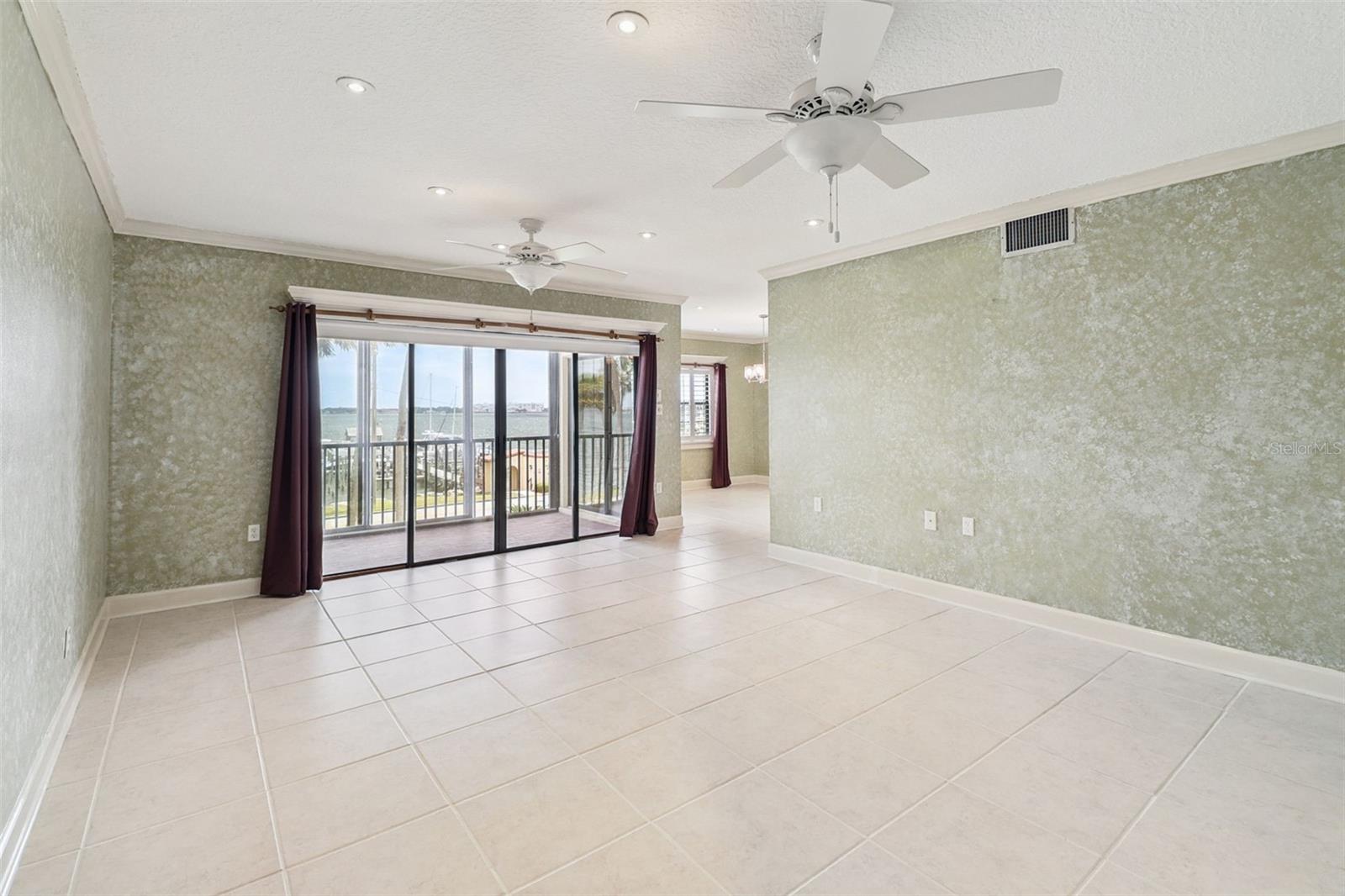 Listing photo id 0 for 115 Indian River Drive 207