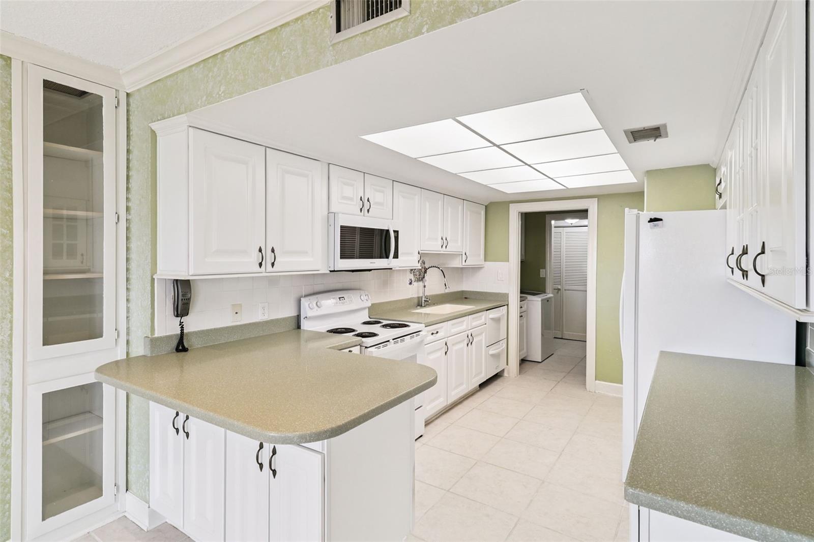 Listing photo id 6 for 115 Indian River Drive 207