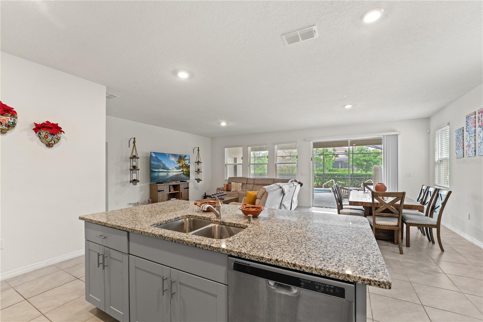 Image 18 of 55 For 7630 Oakmoss Loop