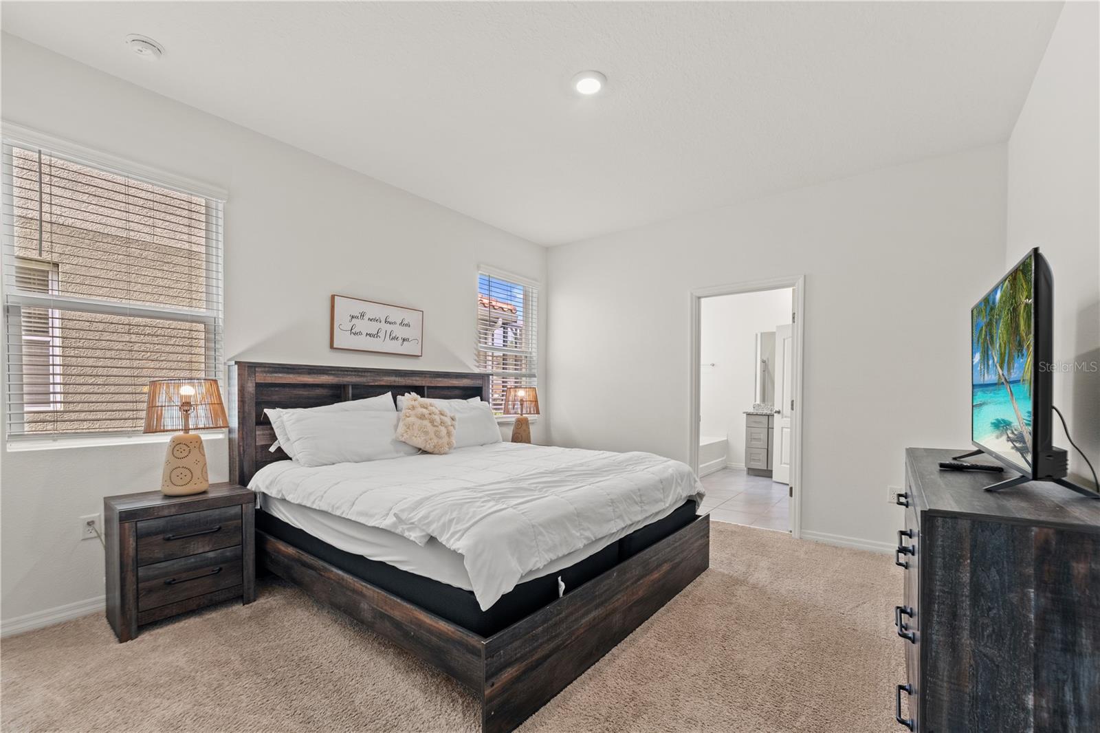 Image 26 of 55 For 7630 Oakmoss Loop