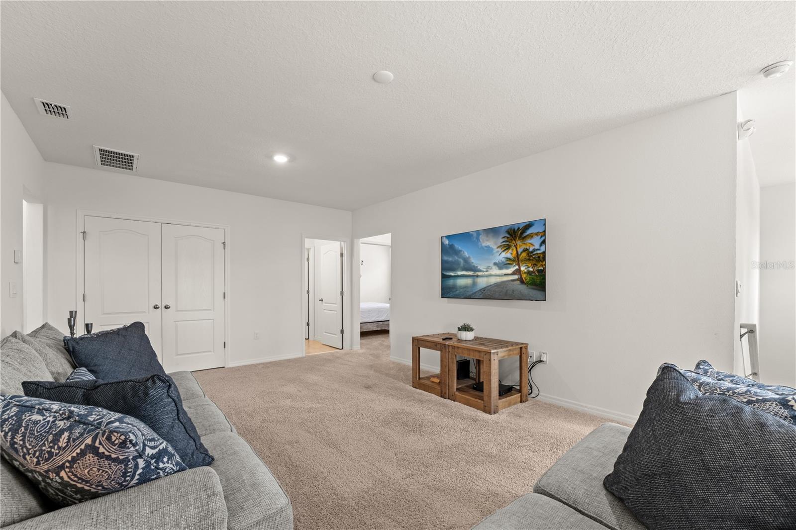 Image 35 of 55 For 7630 Oakmoss Loop