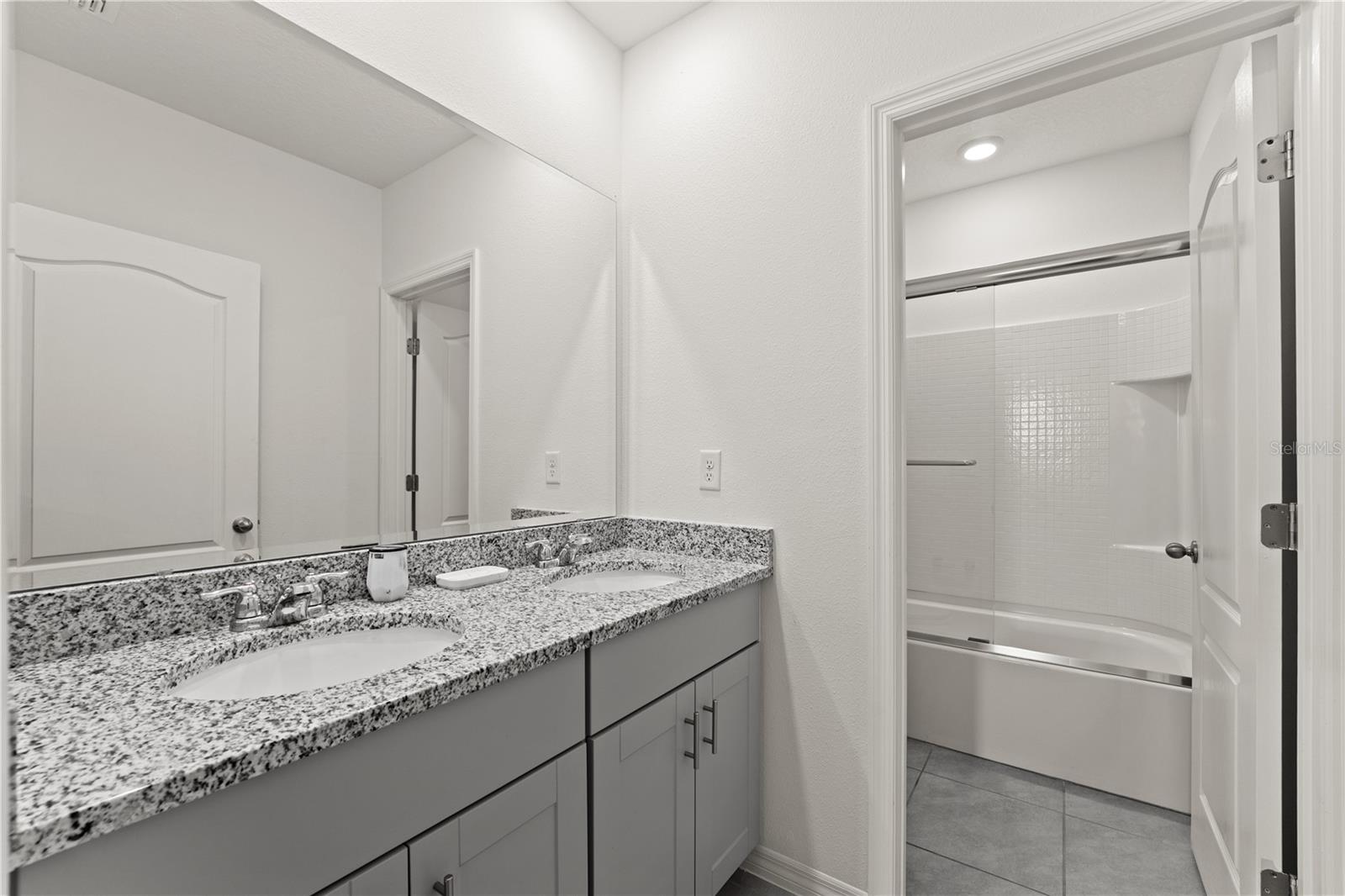 Image 37 of 55 For 7630 Oakmoss Loop