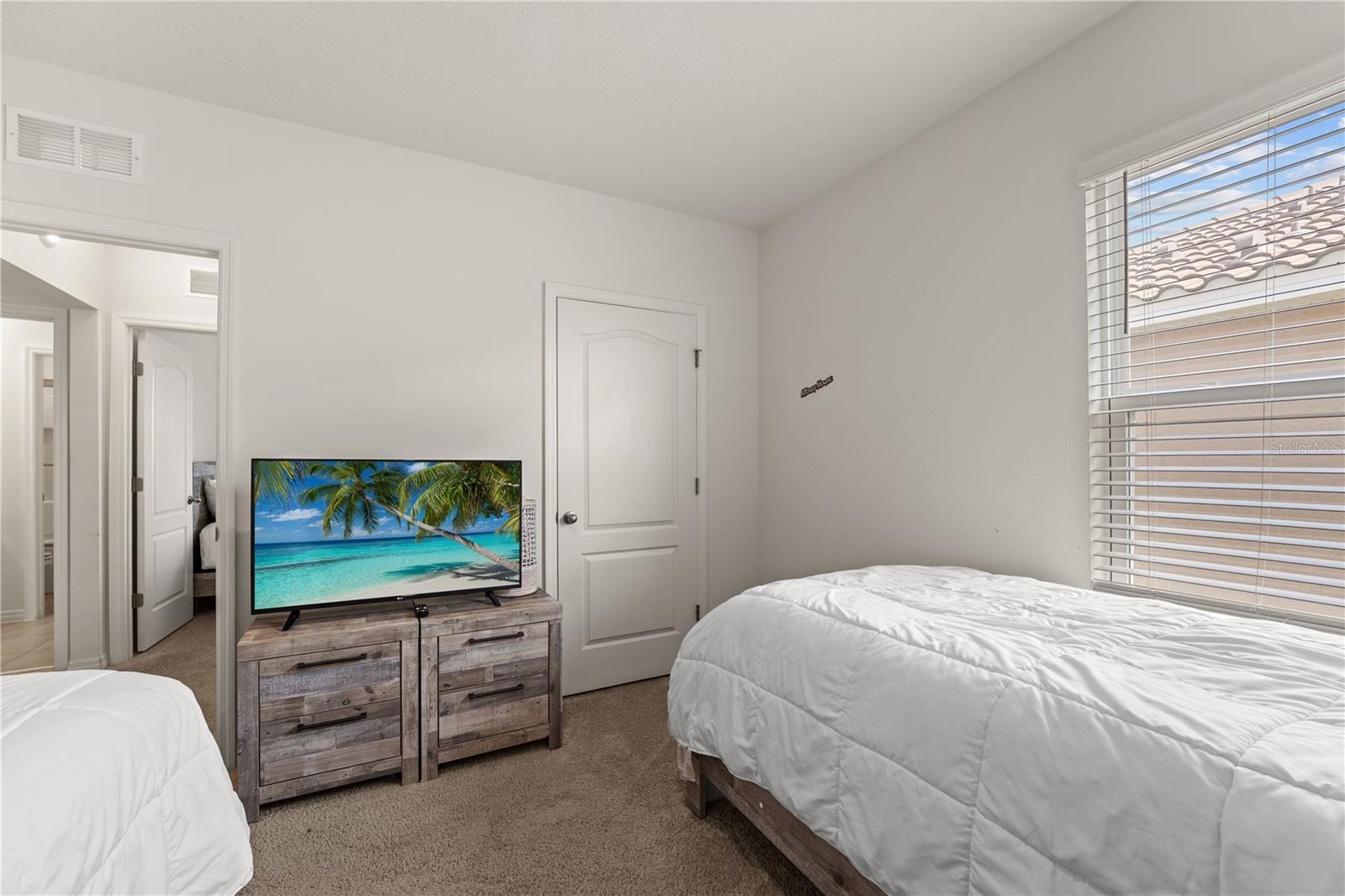 Image 40 of 55 For 7630 Oakmoss Loop