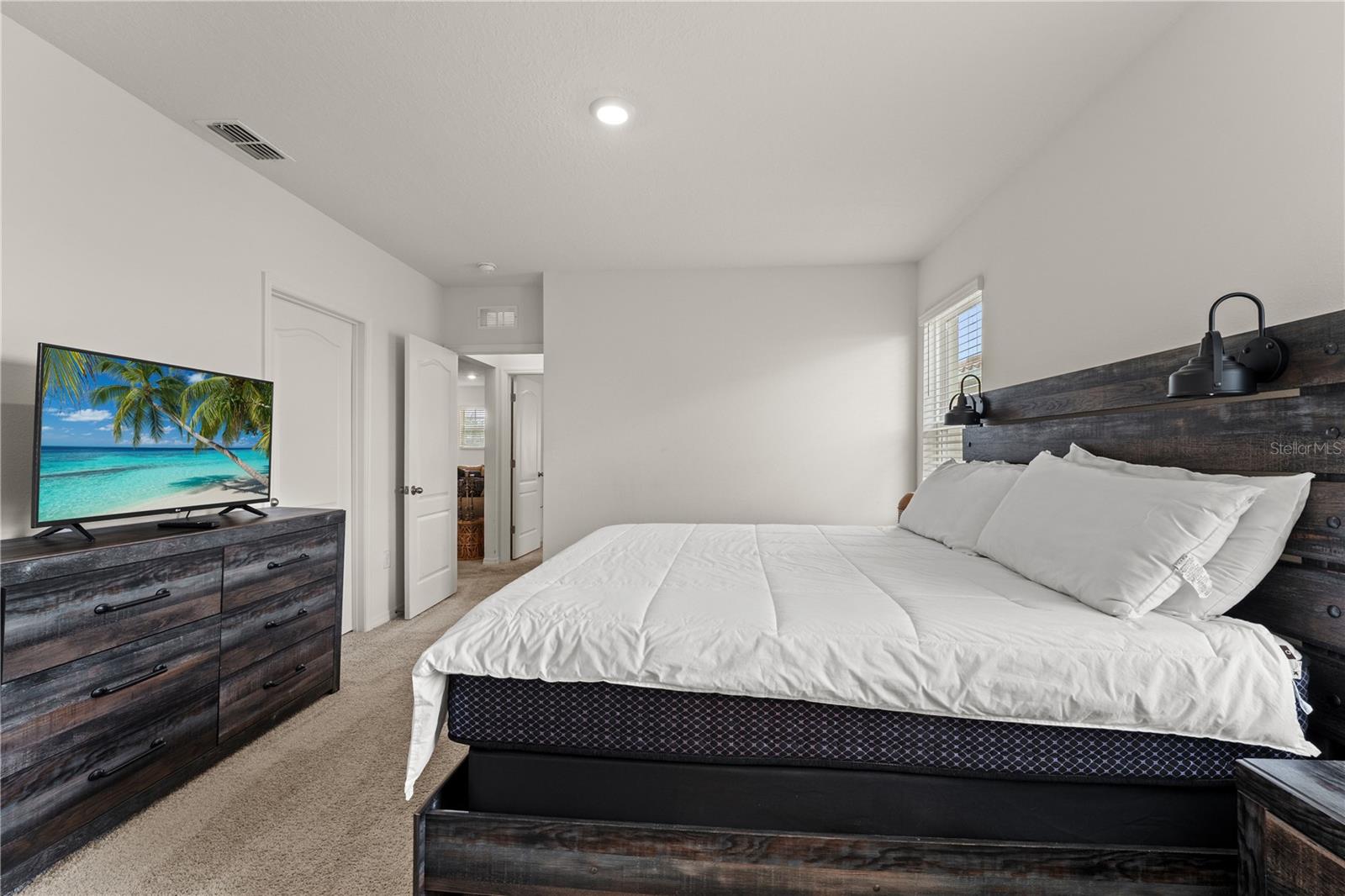 Image 43 of 55 For 7630 Oakmoss Loop