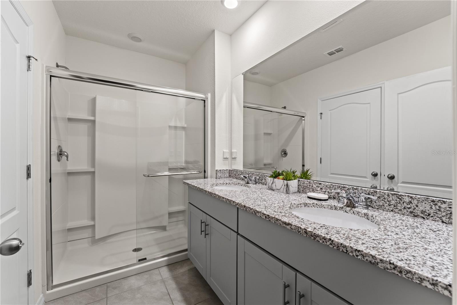 Image 44 of 55 For 7630 Oakmoss Loop