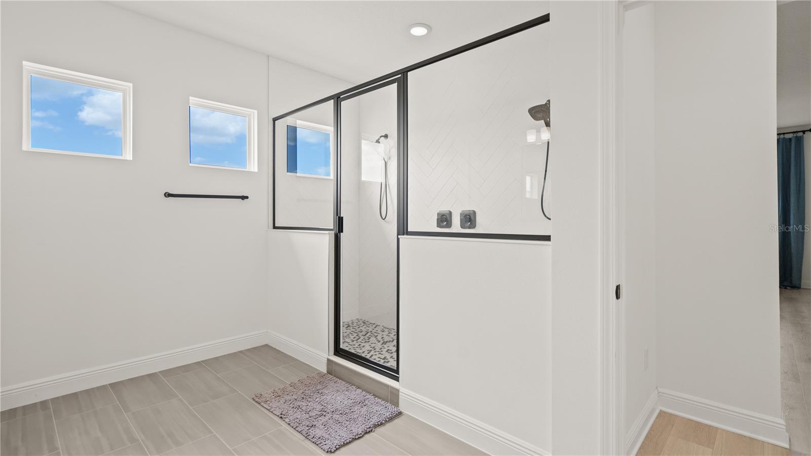 Image 14 of 75 For 15239 Lake Lamonia Street