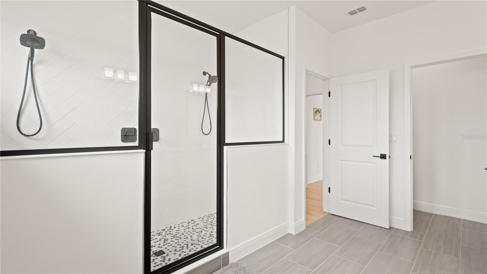 Image 15 of 75 For 15239 Lake Lamonia Street