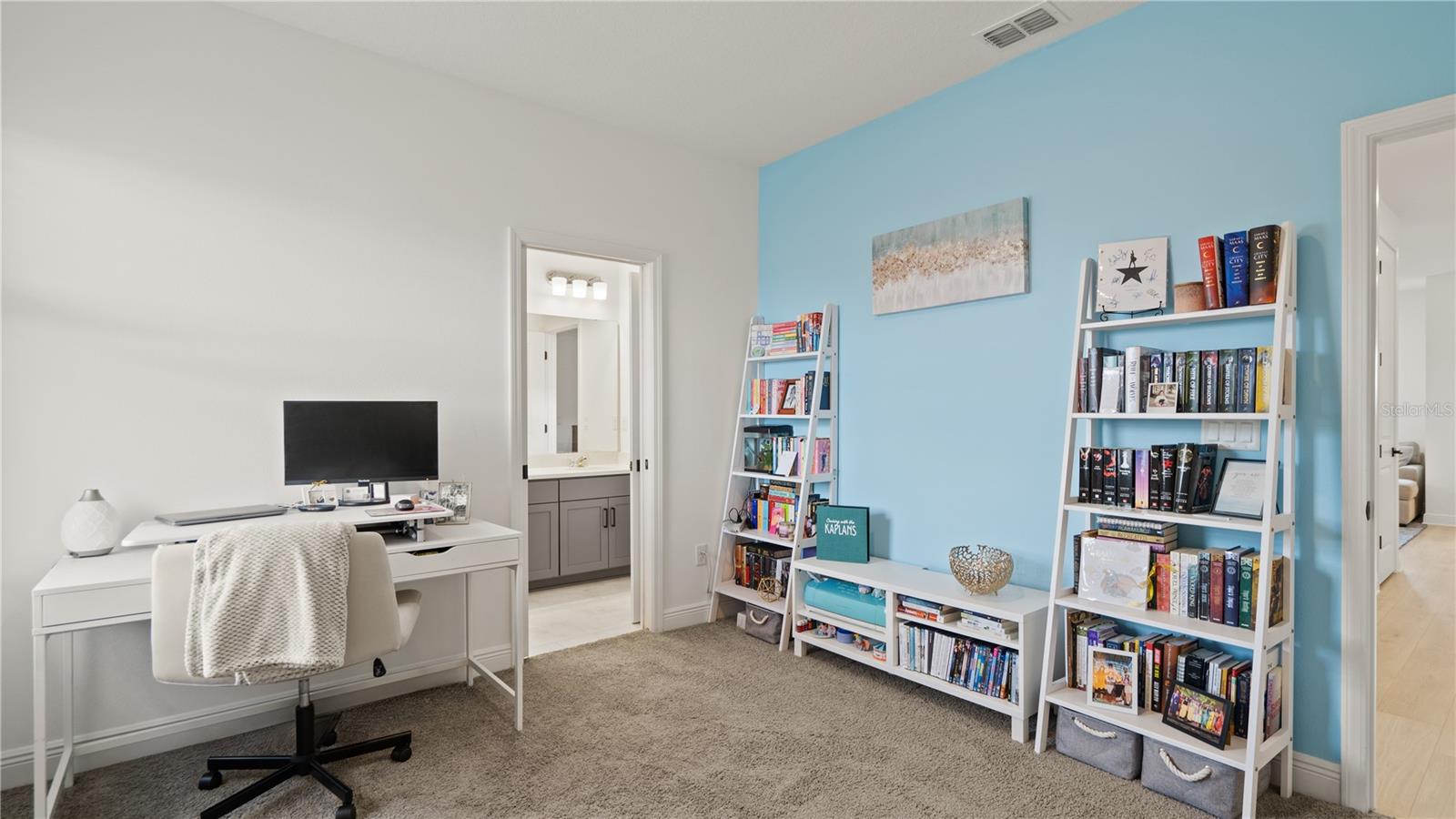 Image 16 of 75 For 15239 Lake Lamonia Street