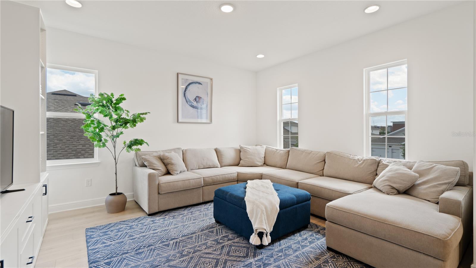 Image 26 of 75 For 15239 Lake Lamonia Street