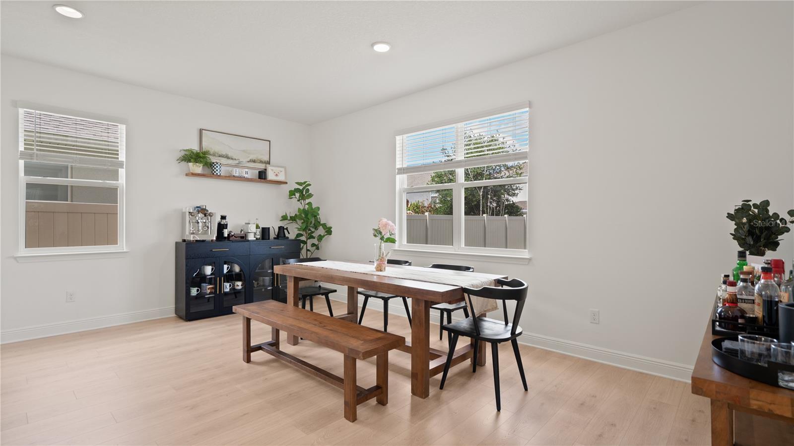 Image 28 of 75 For 15239 Lake Lamonia Street