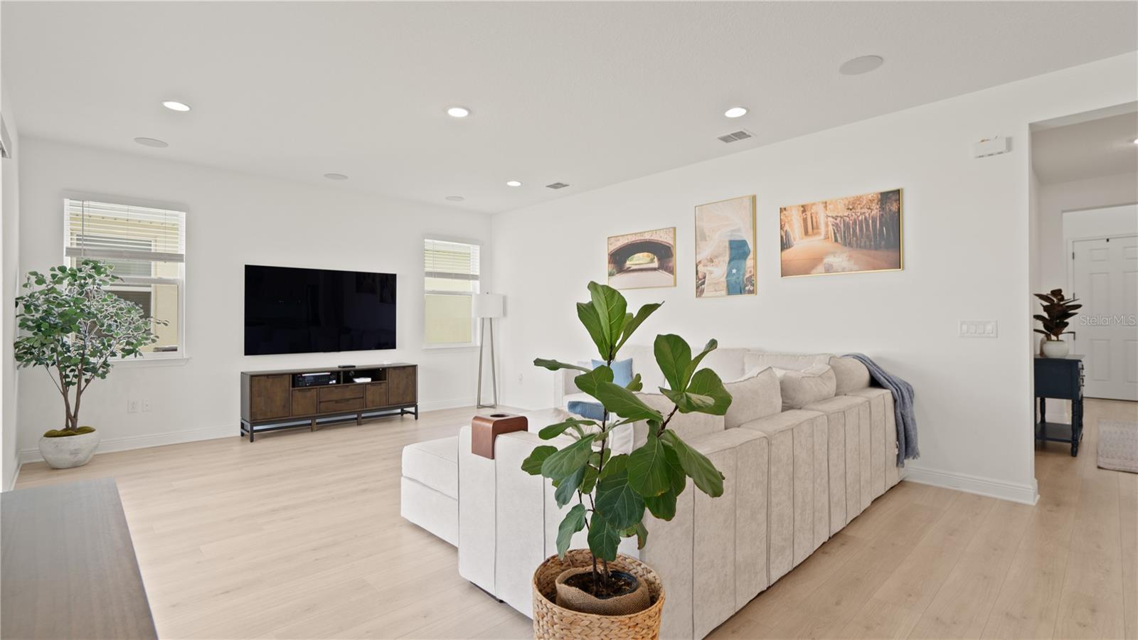 Image 29 of 75 For 15239 Lake Lamonia Street