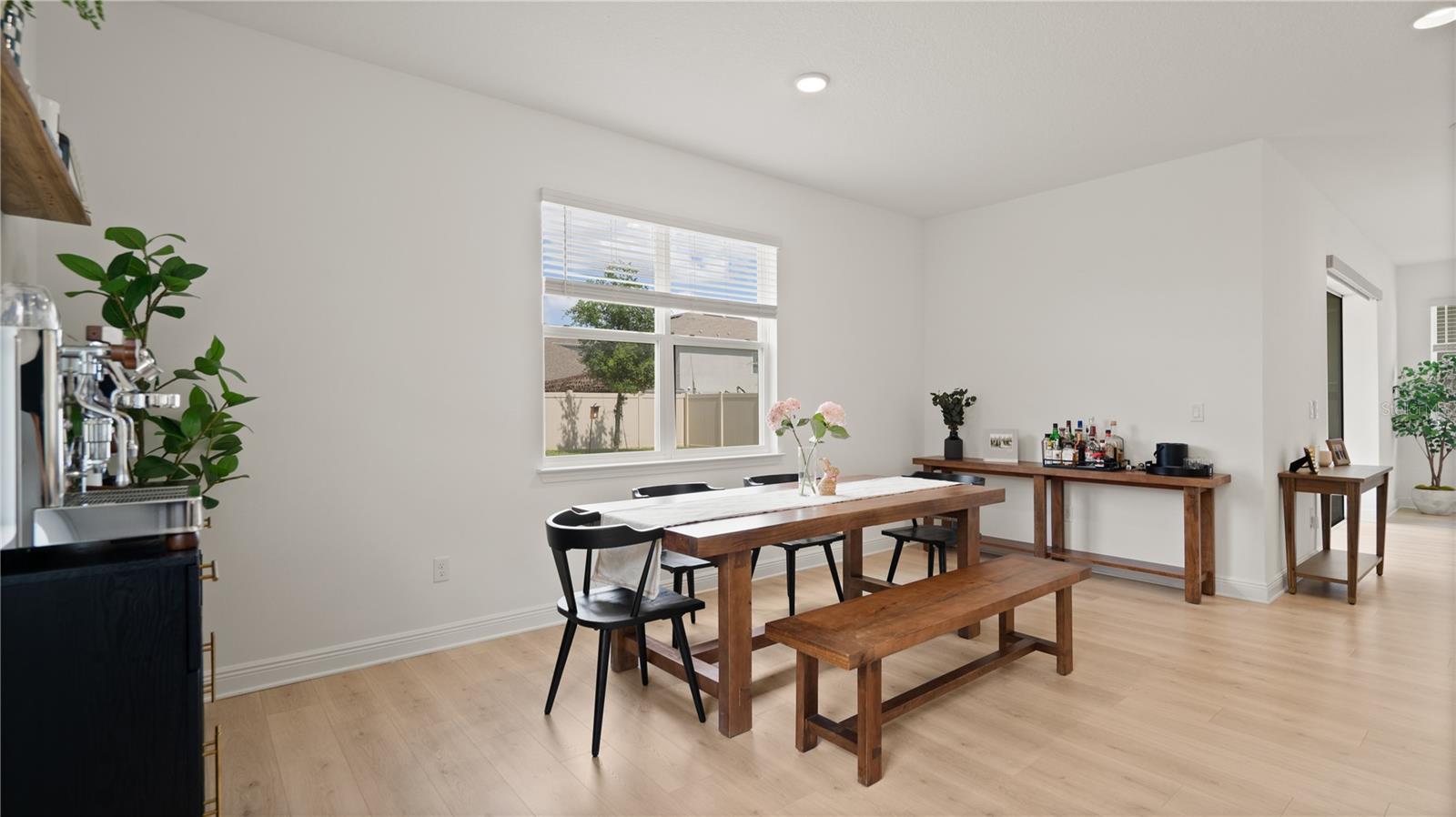 Image 37 of 75 For 15239 Lake Lamonia Street