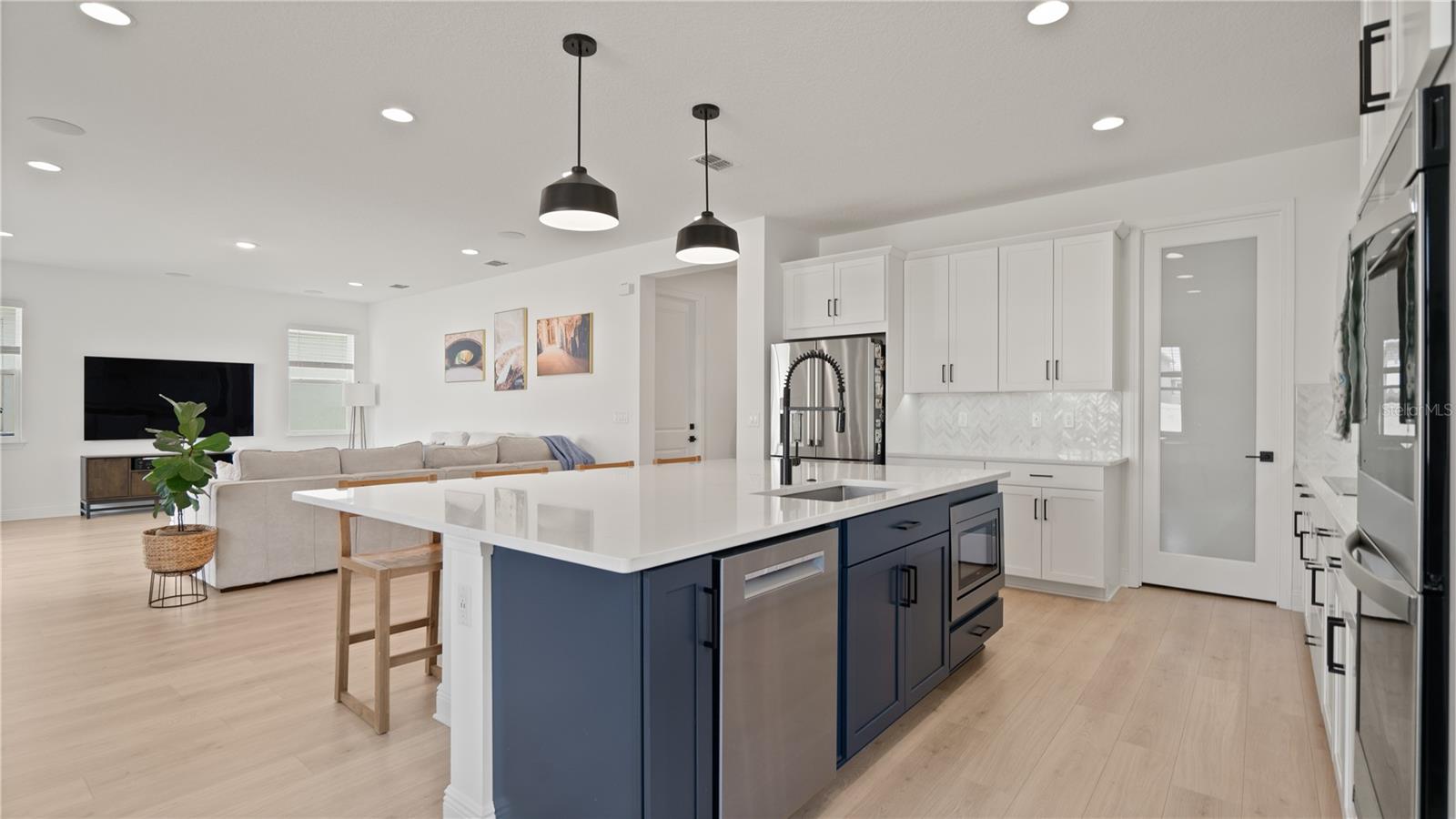 Image 4 of 75 For 15239 Lake Lamonia Street