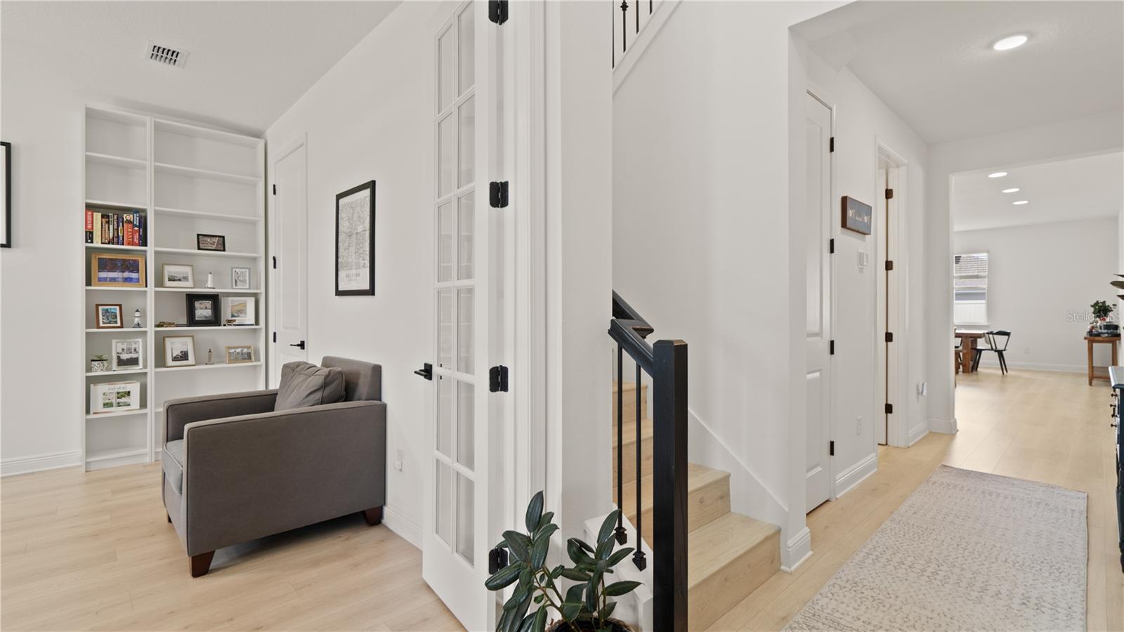 Image 42 of 75 For 15239 Lake Lamonia Street