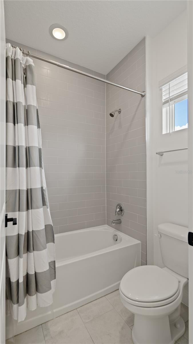 Image 47 of 75 For 15239 Lake Lamonia Street