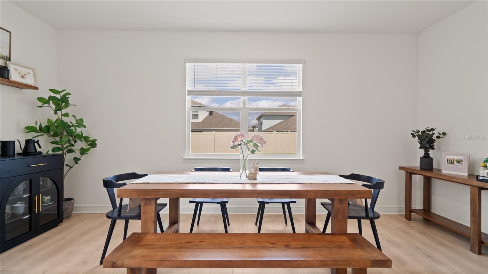 Image 6 of 75 For 15239 Lake Lamonia Street